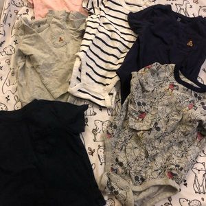 Gap 18-24 onsies bodysuits